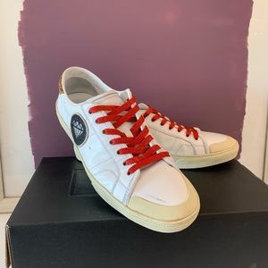 Yves Saint Laurent Signature Court Classic S.10